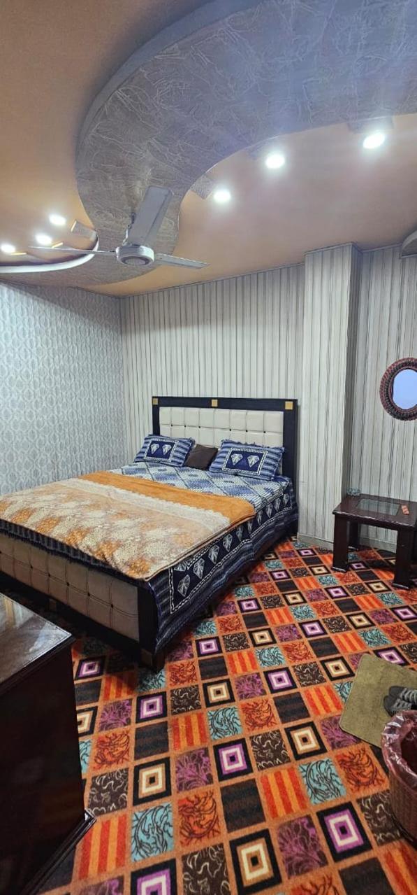 Town Guest House Toba Tek Singh Exterior foto
