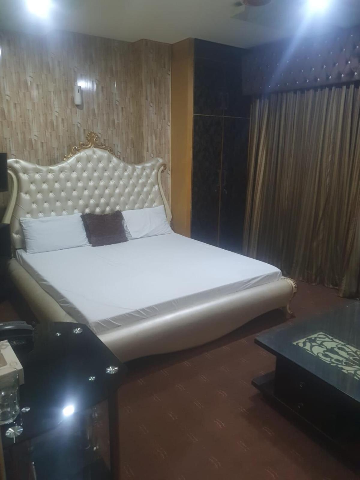 Town Guest House Toba Tek Singh Exterior foto