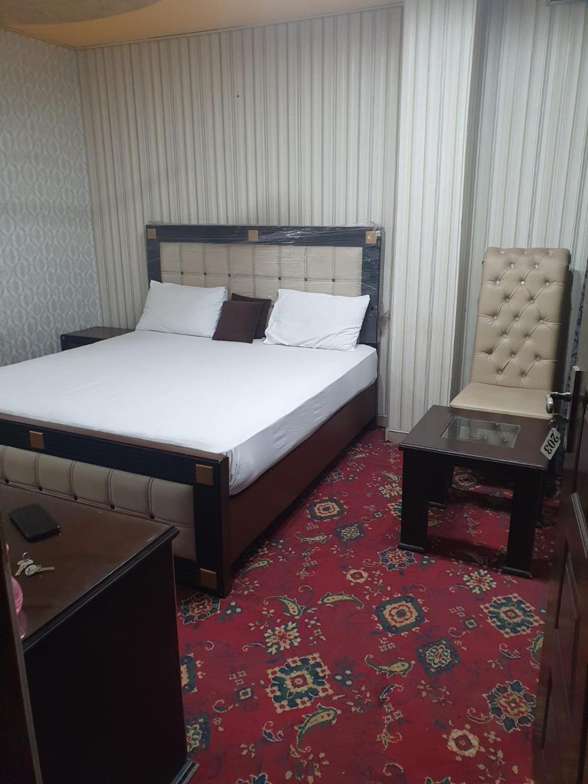 Town Guest House Toba Tek Singh Exterior foto